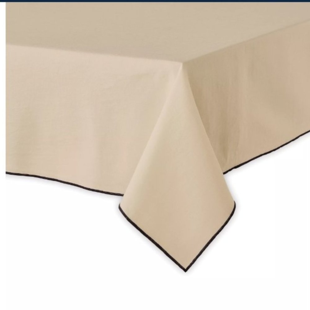 Studio 3B Chambray Tablecloth Contrast Stitch 70" Round Sand Tan